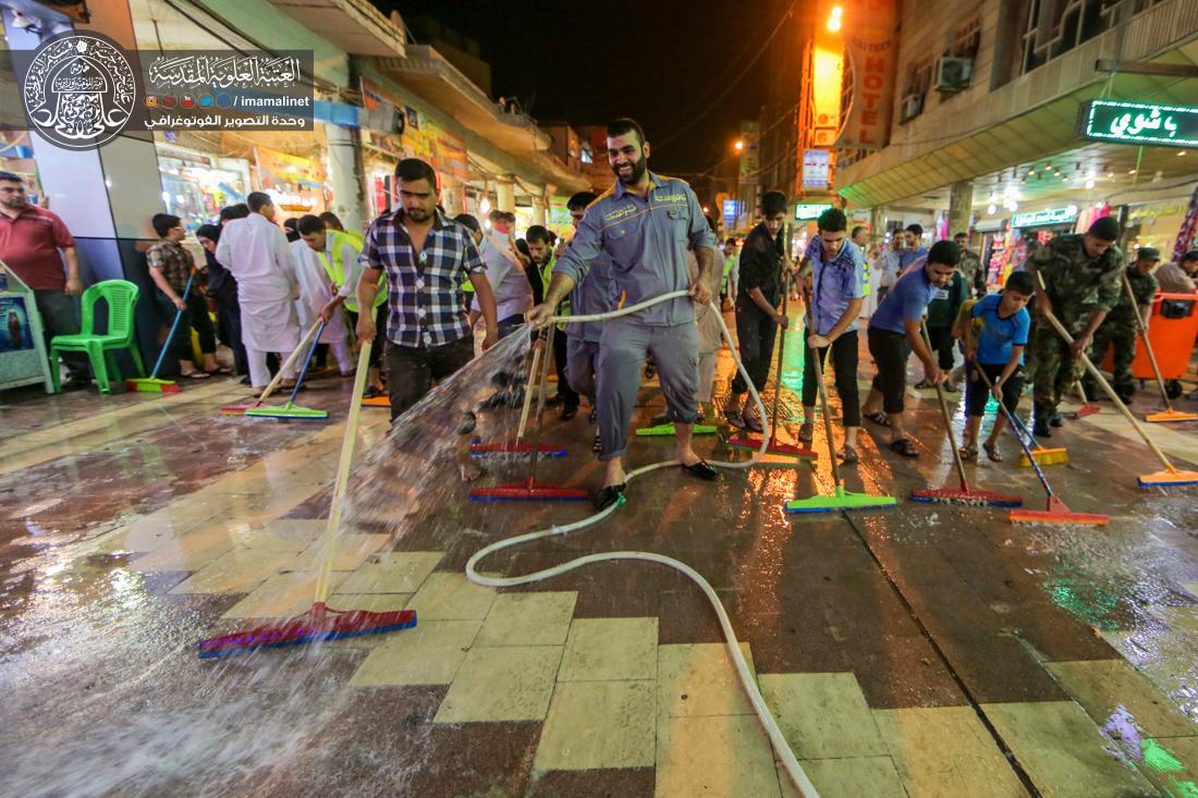 تقرير مصور : الامانة العامة للعتبة العلوية المقدسة تقوم بحملة تنظيف في شوارع المدينة القديمة بقرب الحرم الطاهر  | 