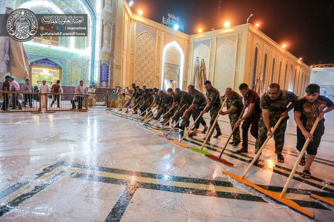 تقرير مصور : الامانة العامة للعتبة العلوية المقدسة تقوم بحملة تنظيف في شوارع المدينة القديمة بقرب الحرم الطاهر  | 