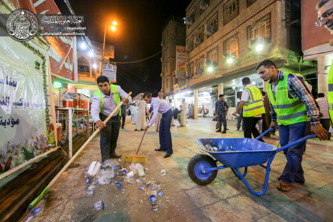 تقرير مصور : الامانة العامة للعتبة العلوية المقدسة تقوم بحملة تنظيف في شوارع المدينة القديمة بقرب الحرم الطاهر  | 