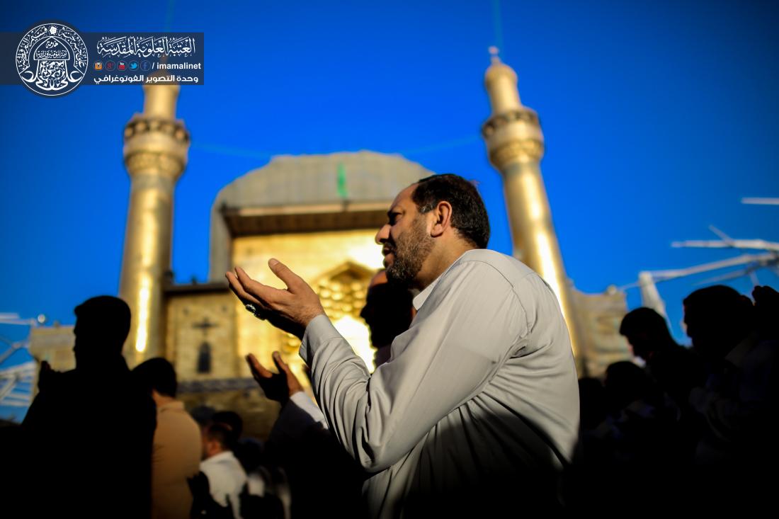 تقرير مصور : الامين العام للعتبة العلوية السيد نزار حبل المتين يقيم صلاة عيد الفطر المبارك  في العتبة العلوية المقدسة  | 