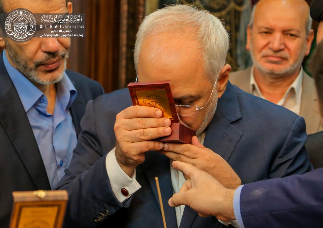 تقرير مصور : وزير الخارجية الايراني محمد جواد ظريف يتشرف بزيارة العتبة العلوية المقدسة  | 