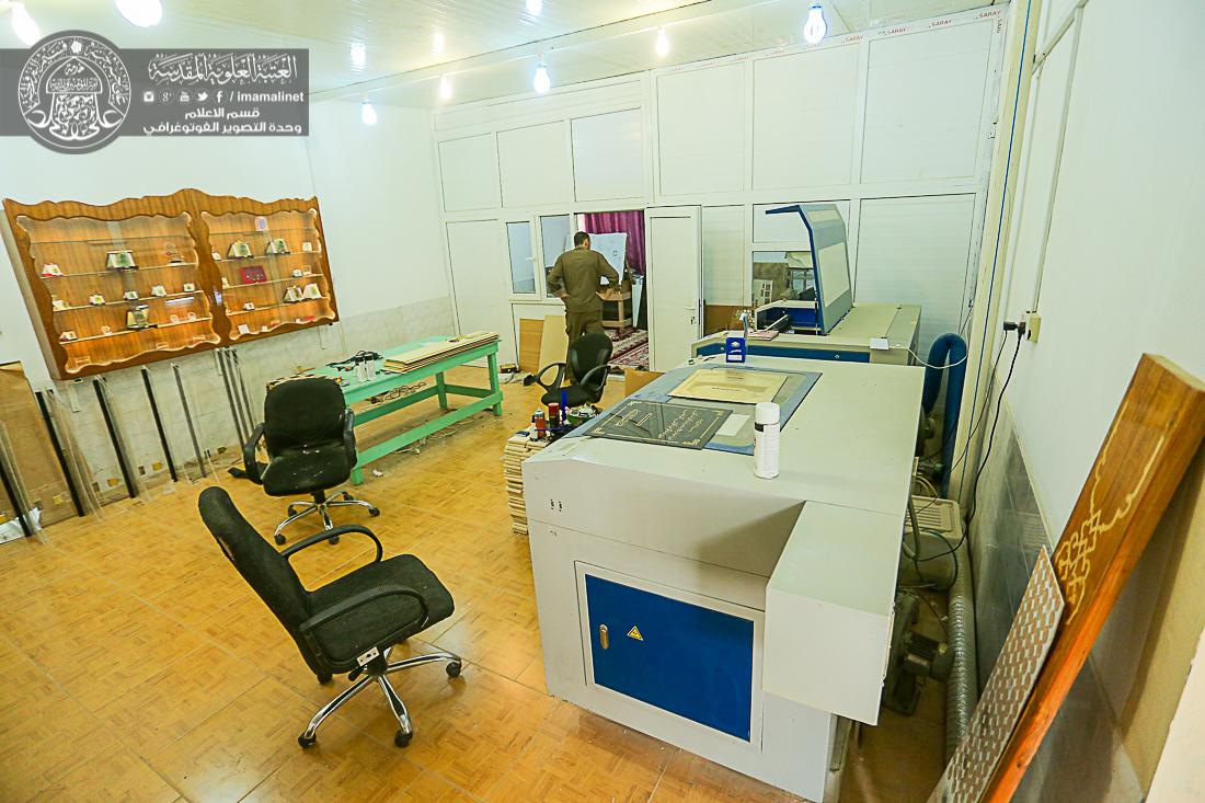 تقرير مصور : اعمال وحدة النقش على الخشب التابعة الى قسم الصيانة في العتبة العلوية المقدسة  | 