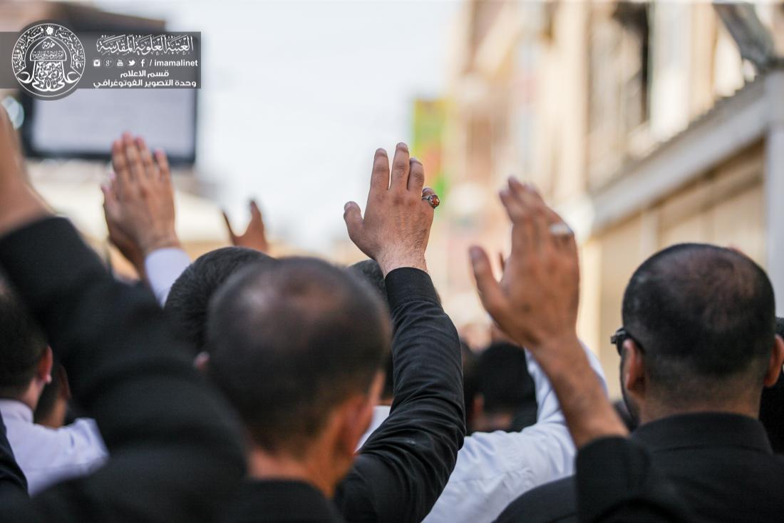 تقرير مصور : موكب العتبة العلوية المقدسة يجدد العزاء بذكرى اربعين المولى امير المؤمنين سلام الله علية  | 