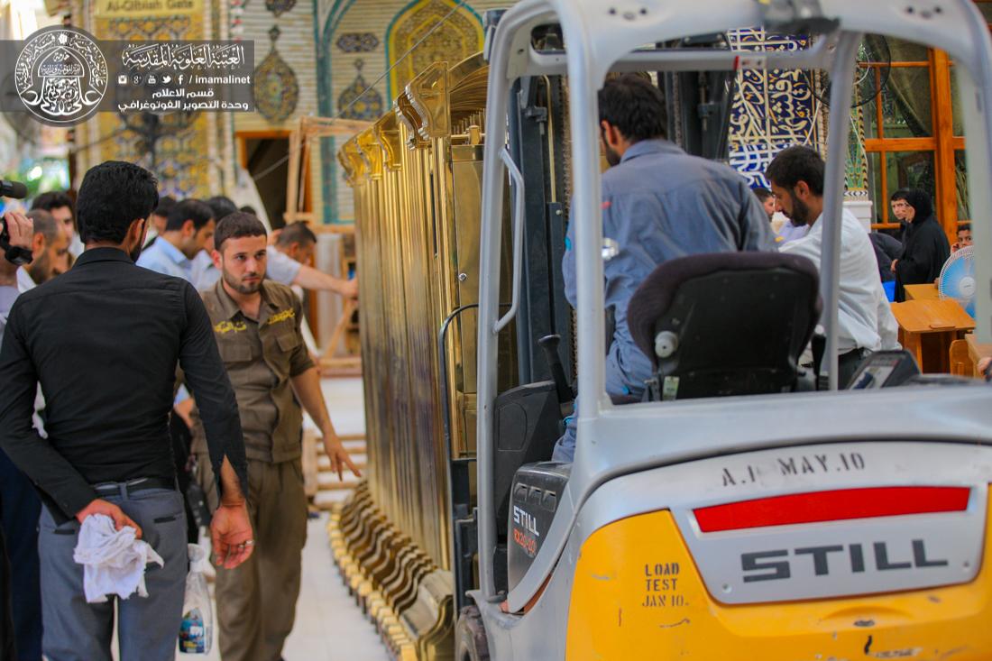 تقرير مصور : تنصيب القاطع الجديد من جهة باب القبلة وباب الطوسي في العتبة العلوية المقدسة | 
