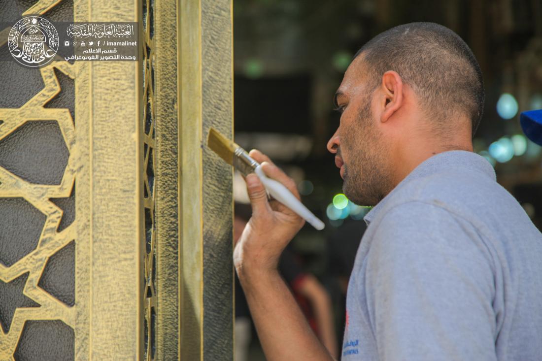 تقرير مصور : تنصيب القواطع الحديدية الجديدة من جهة شارع زين العابدين عليه السلام | 