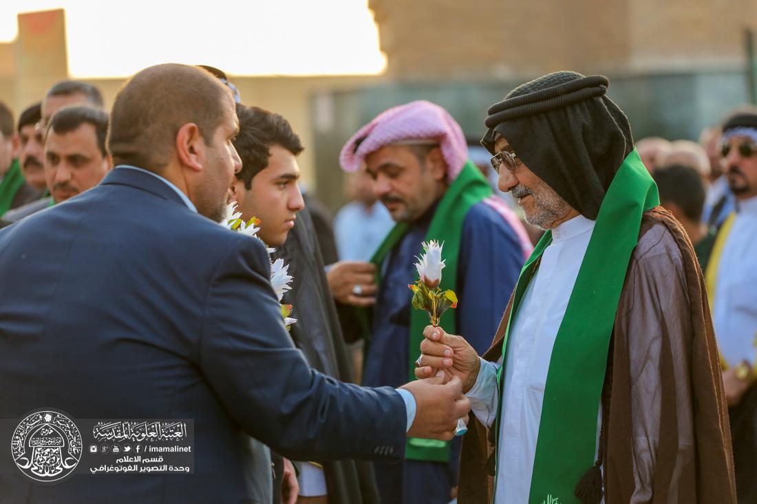 تقرير مصور : العتبة العلوية المقدسة تقيم مراسيم رفع راية الامام علي  سلام الله عليه في جامع خطوة الامام علي سلام الله عليه بمناسبة عيد الغدير الاغر  في البصره  | 