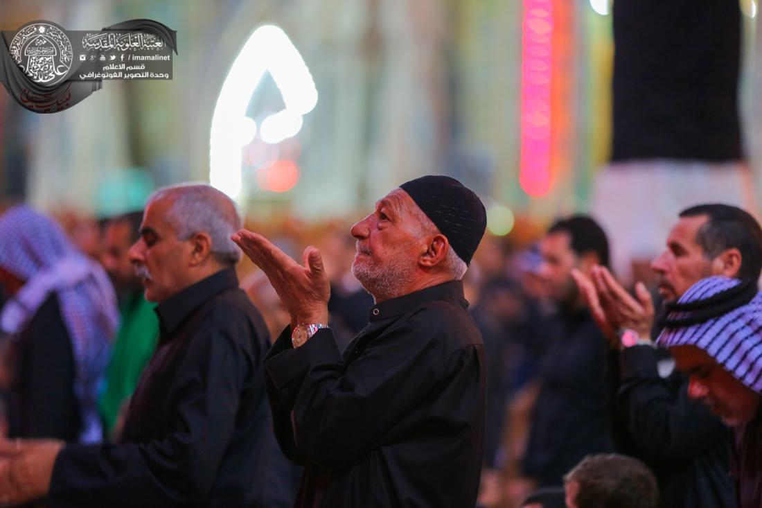 تقرير مصور : صلاة الجماعة في العتبة العلوية ليلة التاسع من محرم | 