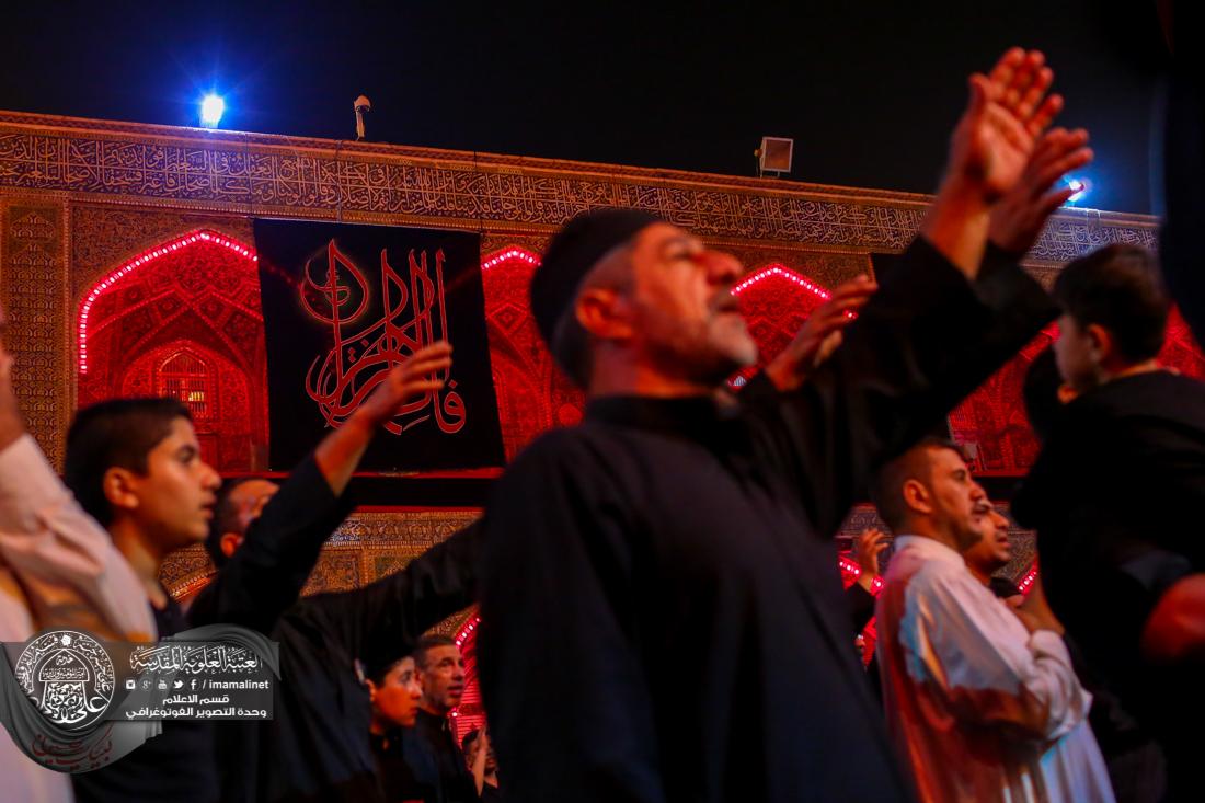 تقرير مصور : المؤمنون يحيون ليلة الحادي عشر من المحرم في مرقد الامام امير المؤمنين سلام الله عليه في العتبة العلوية المقدسة  | 