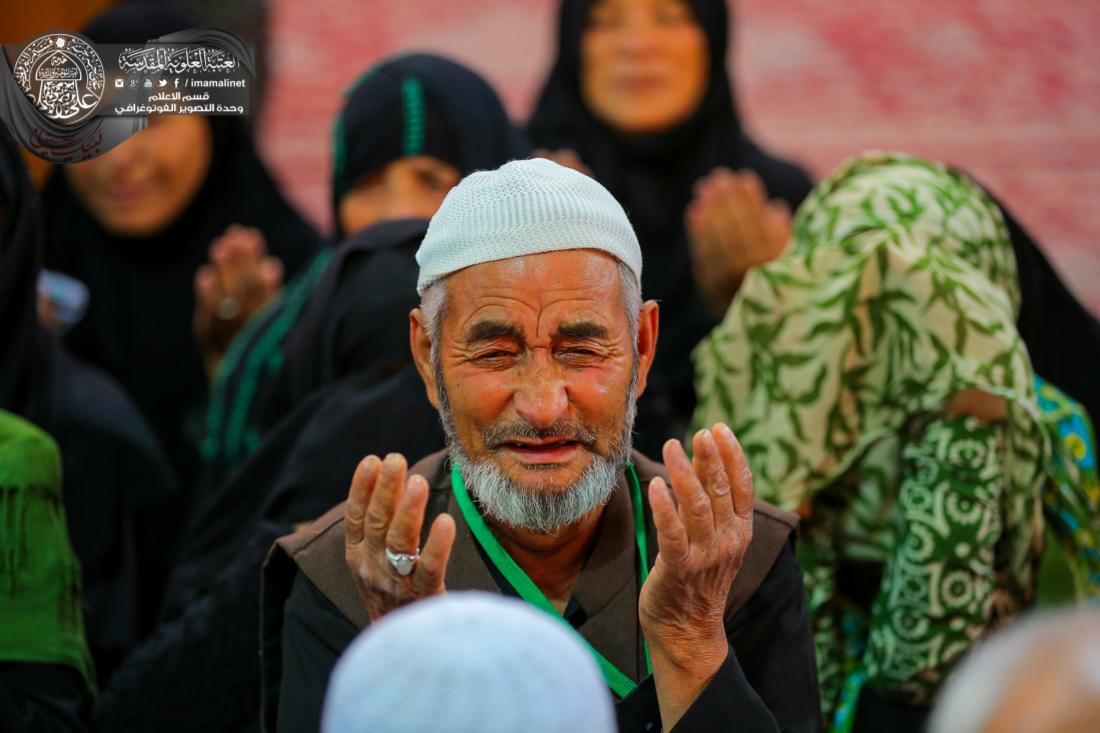 تقرير مصور : الزوار الاجانب في العتبة العلوية المقدسة | 