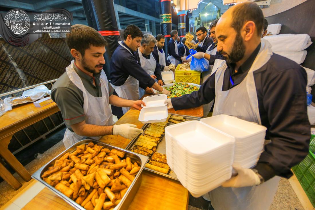 تقرير مصور : مضيف العتبة العلوية المقدسة يقدم الاف الوجبات لزائرين ابا عبد الله الحسين  عليه السلام | 