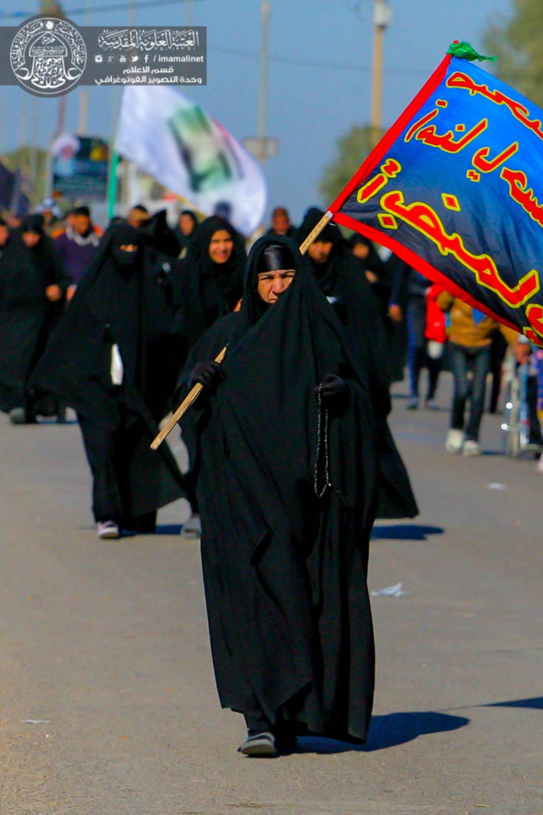 تقرير مصور : جموع الزائرين تزحف إلى مرقد أمير المؤمنين (عليه السلام) لإحياء ذكرى وفاة النبي الأعظم (صلى الله عليه وآله وسلم)  | 