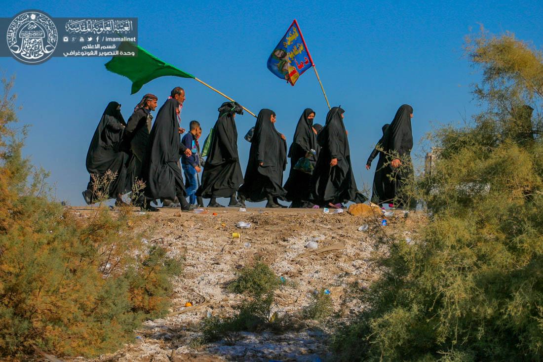 تقرير مصور : جموع الزائرين تزحف إلى مرقد أمير المؤمنين (عليه السلام) لإحياء ذكرى وفاة النبي الأعظم (صلى الله عليه وآله وسلم)  | 