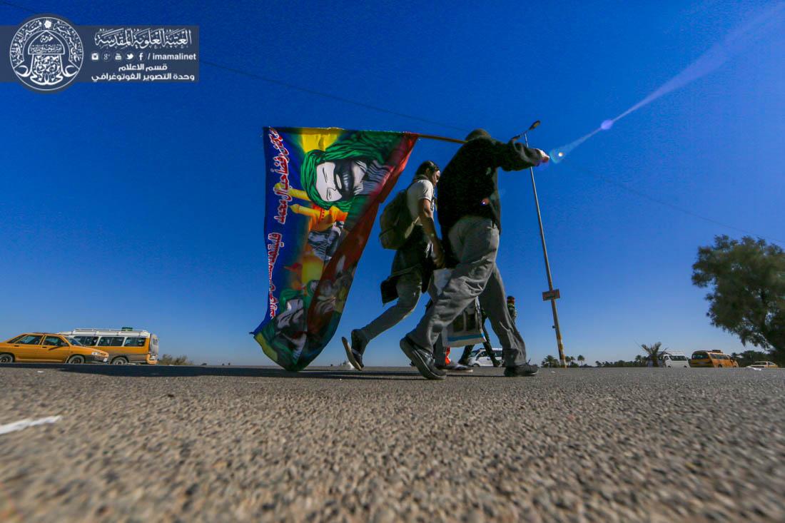 تقرير مصور : جموع الزائرين تزحف إلى مرقد أمير المؤمنين (عليه السلام) لإحياء ذكرى وفاة النبي الأعظم (صلى الله عليه وآله وسلم)  | 