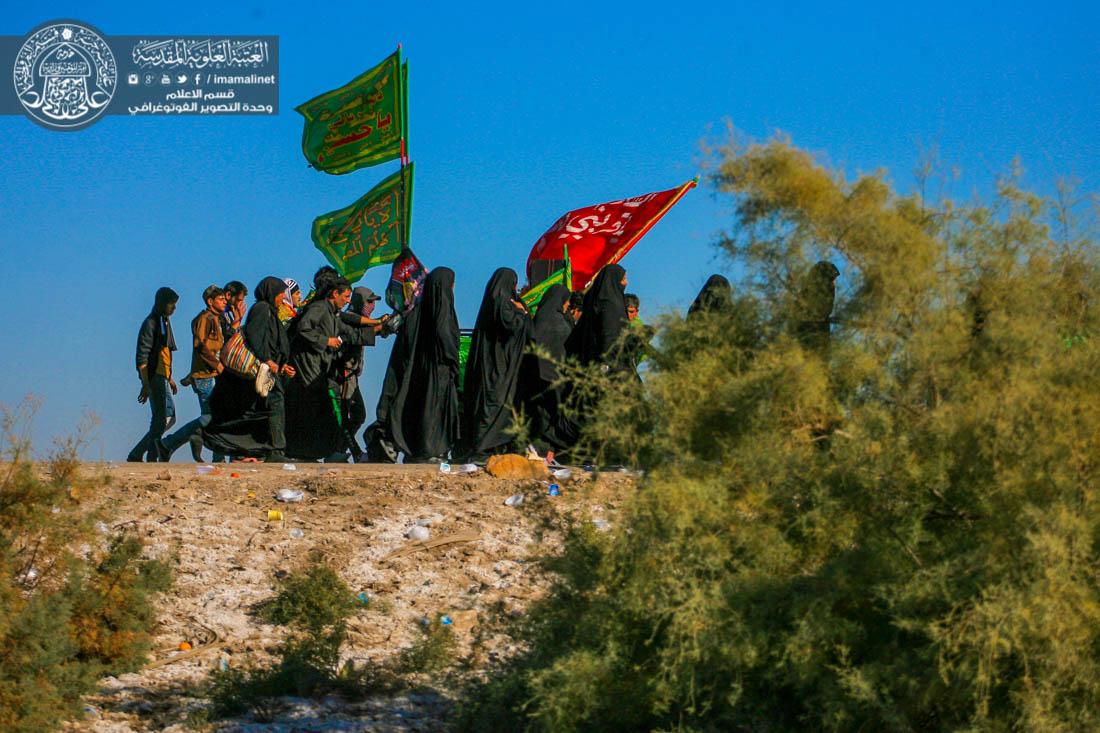 تقرير مصور : جموع الزائرين تزحف إلى مرقد أمير المؤمنين (عليه السلام) لإحياء ذكرى وفاة النبي الأعظم (صلى الله عليه وآله وسلم)  | 