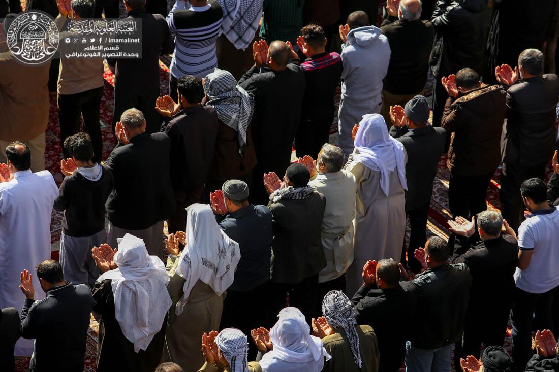 تقرير مصور : المؤمنون يؤدون الاعمال العبادية في الصحن الحيدري الشريف في مناسبة ذكرى وفاة الرسول الاكرم محمد (صلى الله عليه وآله وسلم) | 