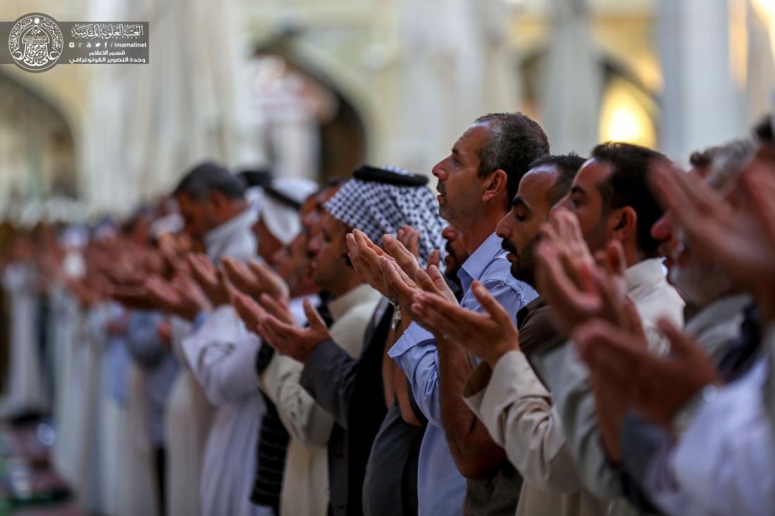 إقامة صلاة عيد الاضحى المبارك بجوار المولى امير المؤمنين (عليه السلام) . | 