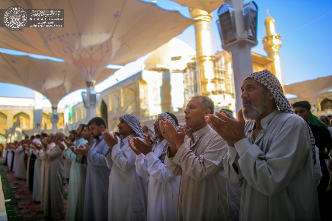 إقامة صلاة عيد الاضحى المبارك بجوار المولى امير المؤمنين (عليه السلام) . | 