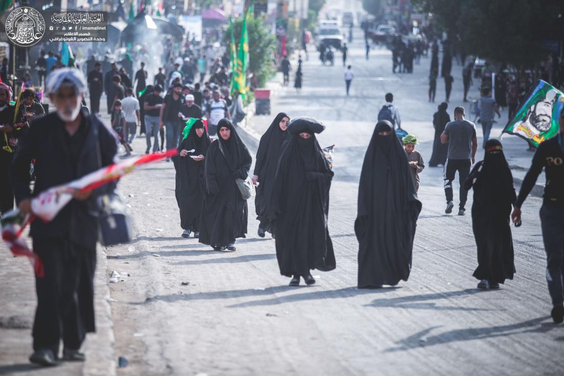 الجموع المليونية القادمة من المحافظات الجنوبية تواصل مسيرتها نحو قبلة الاحرار الامام الحسين (عليه السلام )  | 