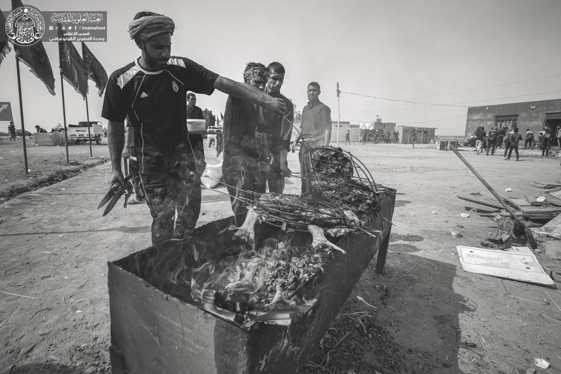 الجموع المليونية القادمة من المحافظات الجنوبية تواصل مسيرتها نحو قبلة الاحرار الامام الحسين (عليه السلام )  | 