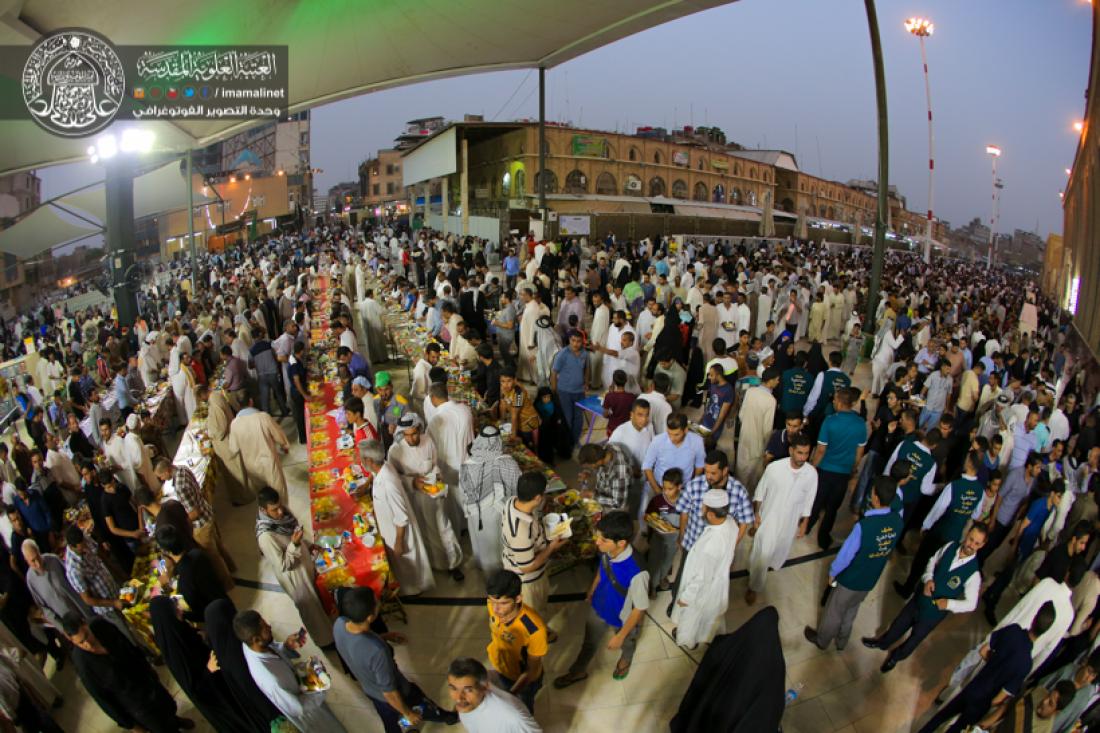 تقرير مصور : الامانة العامة للعتبة العلوية المقدسة تقوم بمائدة افطار للصائمين بعدد 10.000 وجبة قرب المرقد المطهر | 
