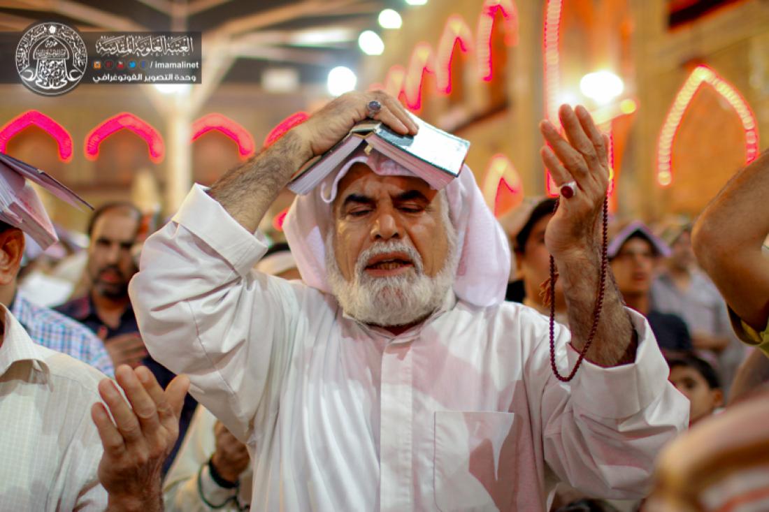 تقرير مصور : رفع المصاحف في اول ليلة من ليالي القدر المباركة في العتبة العلوية المقدسة  | 