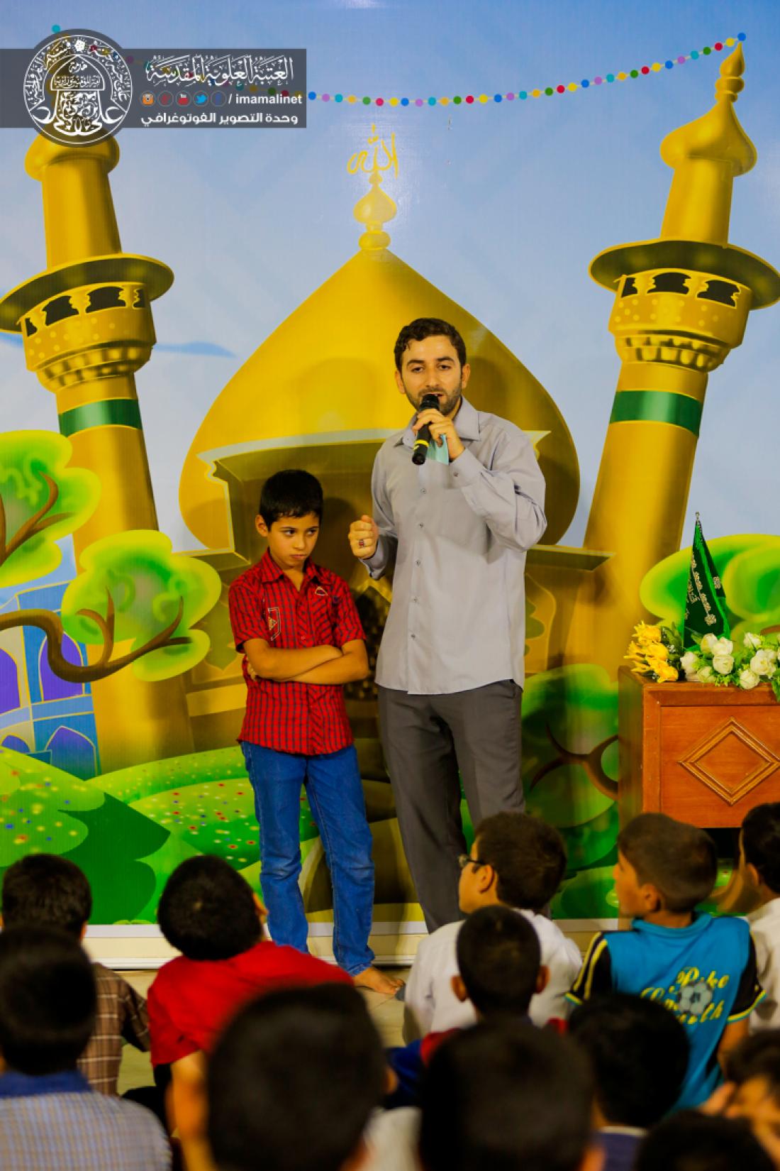 تقرير مصور : برنامج الزائر الصغير يوزع هدايا الى ابناء شهداء الحشد الشعبي | 
