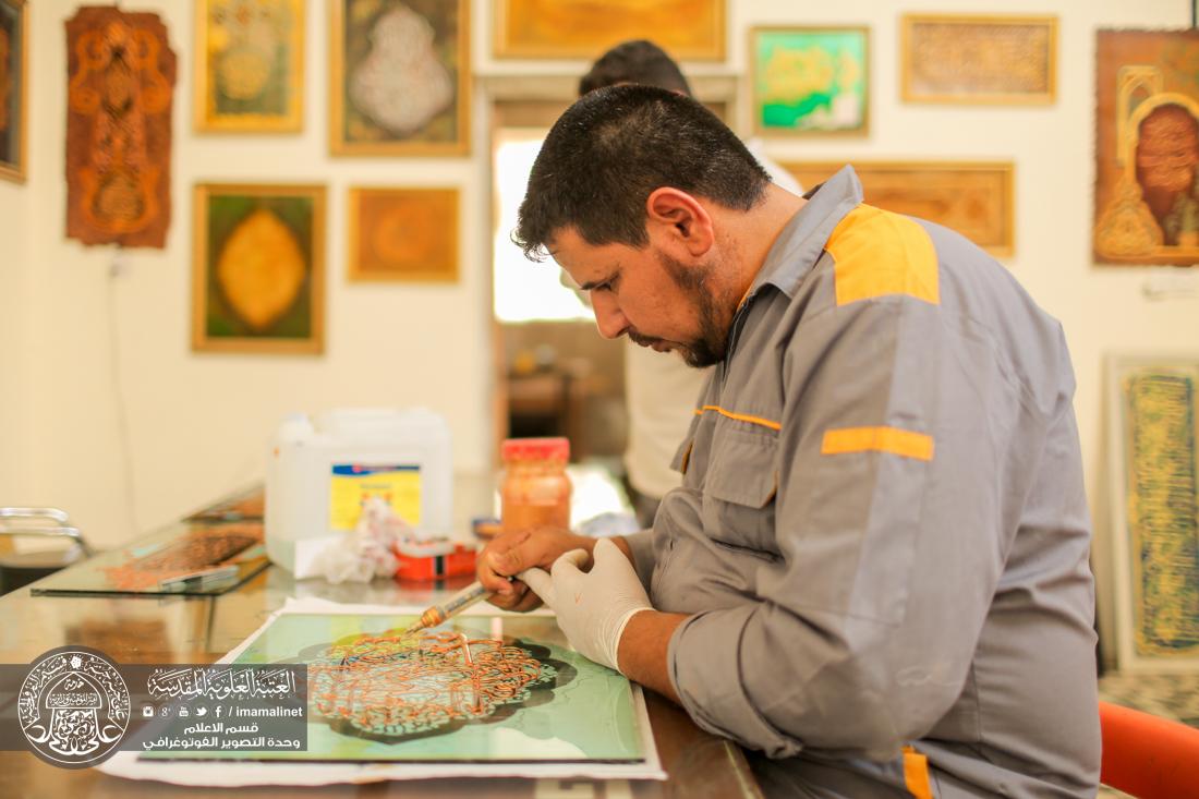 تقرير مصور : اعمال وحدة الرسم على الزجاج التابعة الى قسم الصيانة في العتبة العلوية المقدسة  | 
