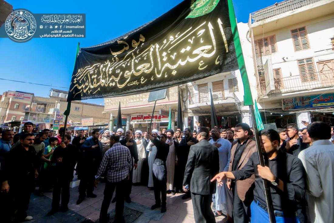 تقرير مصور : موكب العتبة العلوية المقدسة يجدد العزاء بذكرى اربعين المولى امير المؤمنين سلام الله علية  | 