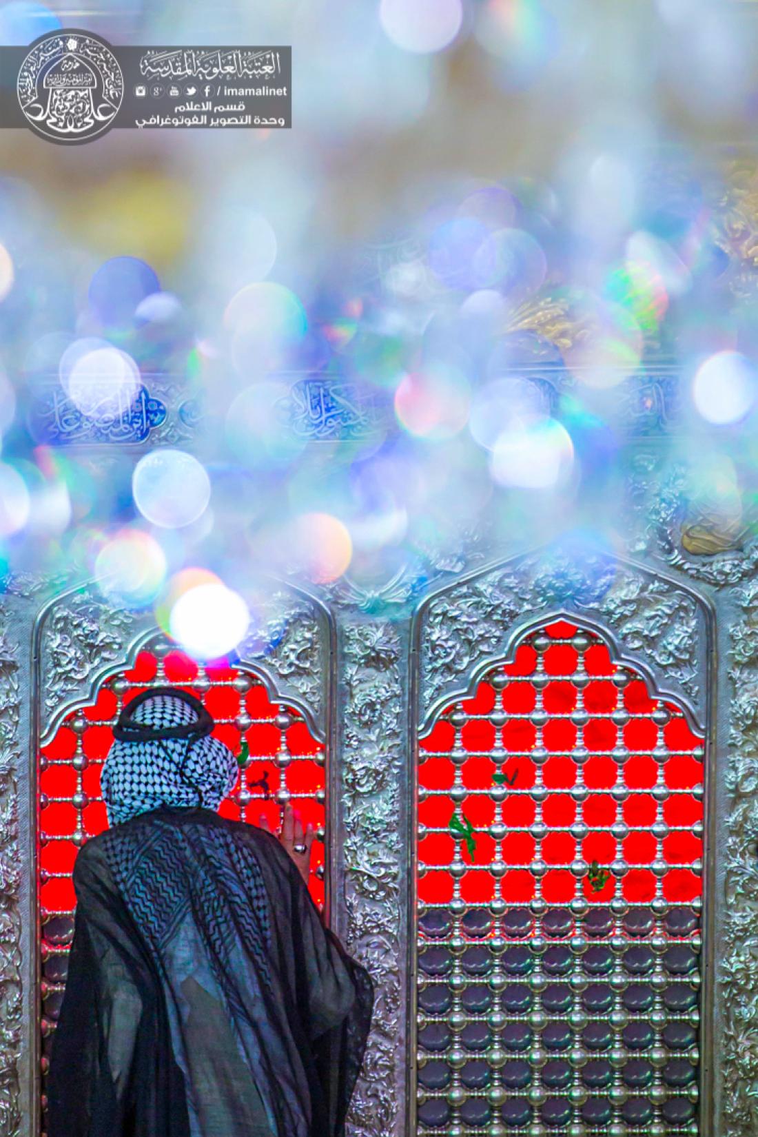 تقرير مصور : الاجواء الايمانية في ليلة الجمعة في العتبة الحسينية والعتبة العباسية في كربلاء المقدسة  | 