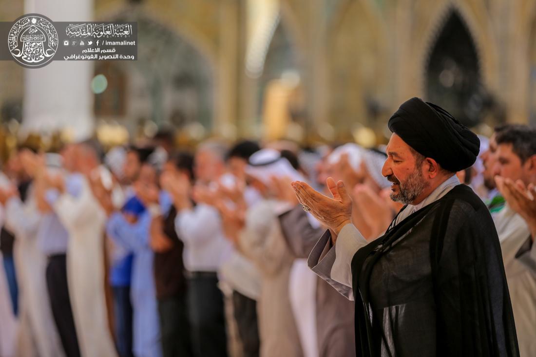 تقرير مصور : الاجواء الايمانية وصلاة الجماعة ليوم الجمعة  في العتبة العلوية المقدسة  | 