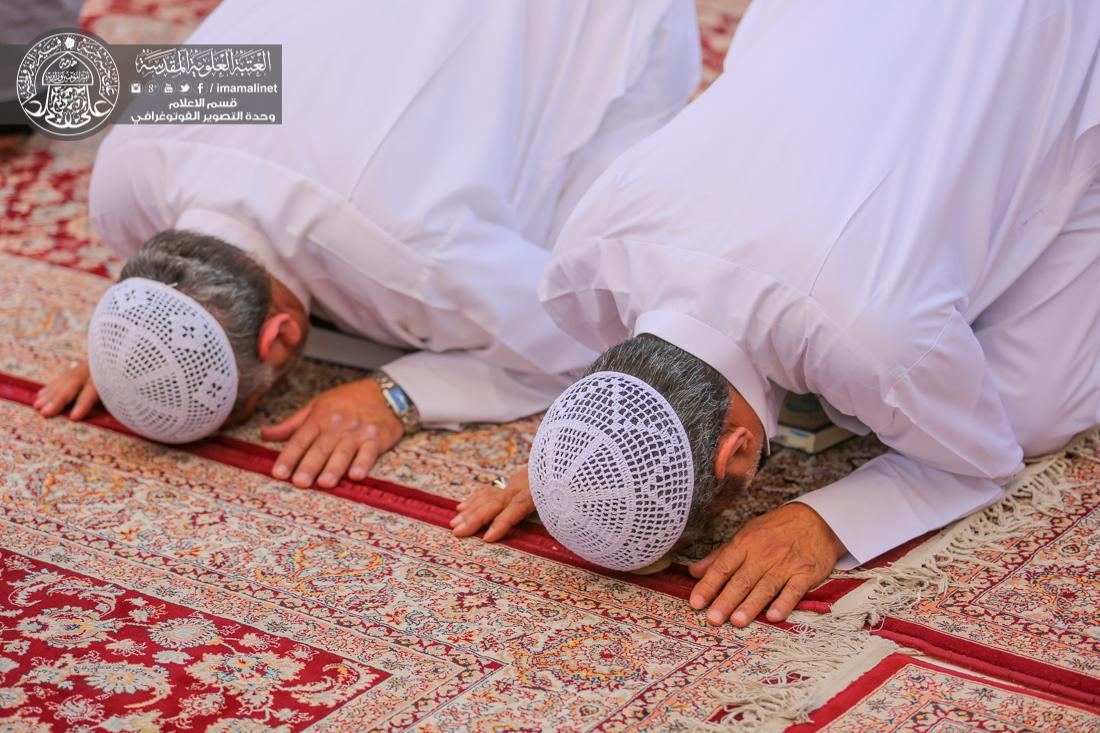 تقرير مصور : صلاة الظهر والعصر في اول ايام عيد الاضحى المبارك في العتبة العلوية المقدسة  | 