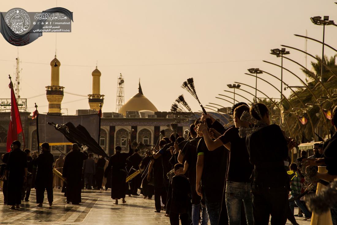 تقرير مصور : من كربلاء العشق المؤمنين يقومون بأحياء ذكرى يوم التاسع من محرم الحرام عند مرقد المولى الامام الحسين وابو الفضل العباس سلام الله عليهما في كربلاء المقدسة  | 