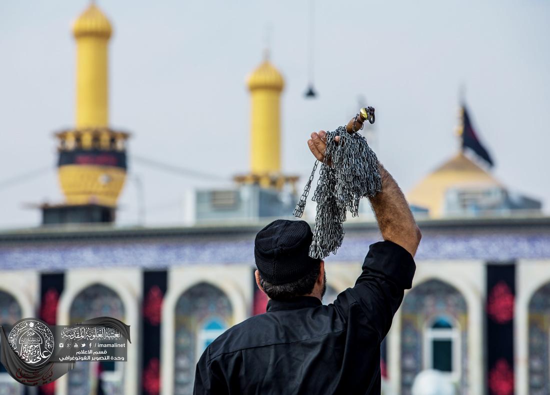 تقرير مصور : من كربلاء العشق المؤمنين يقومون بأحياء ذكرى يوم التاسع من محرم الحرام عند مرقد المولى الامام الحسين وابو الفضل العباس سلام الله عليهما في كربلاء المقدسة  | 