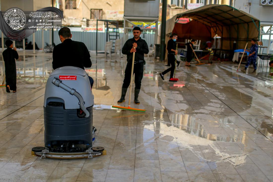 تقرير مصور : العتبة العلوية المقدسة تقوم بحملة تنظيف بعد الانتهاء من مراسيم يوم العاشر من المحرم  | 