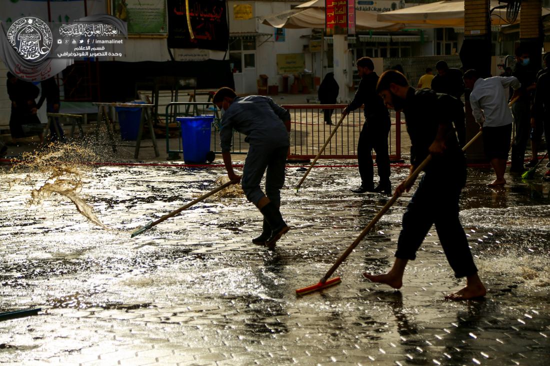 تقرير مصور : العتبة العلوية المقدسة تقوم بحملة تنظيف بعد الانتهاء من مراسيم يوم العاشر من المحرم  | 