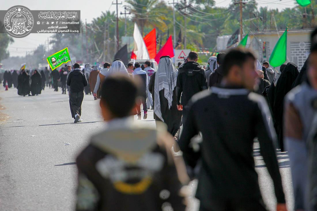 تقرير مصور : جموع الزائرين تزحف إلى مرقد أمير المؤمنين (عليه السلام) لإحياء ذكرى وفاة النبي الأعظم (صلى الله عليه وآله وسلم)  | 