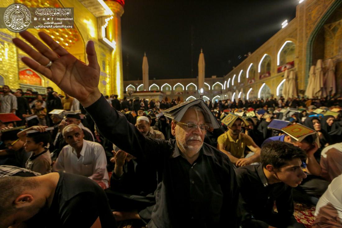 المؤمنون يحييون ثاني ليالي القدر المباركة في رحاب الصحن الحيدري الشريف | 