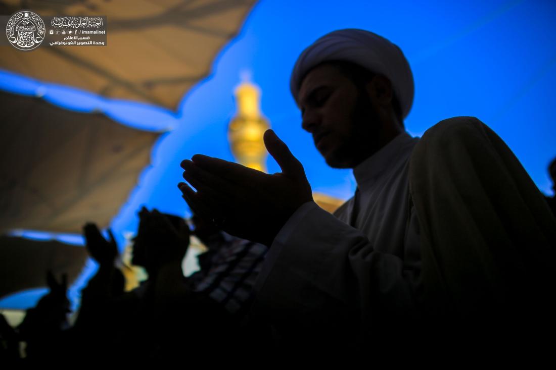 إقامة صلاة عيد الاضحى المبارك بجوار المولى امير المؤمنين (عليه السلام) . | 