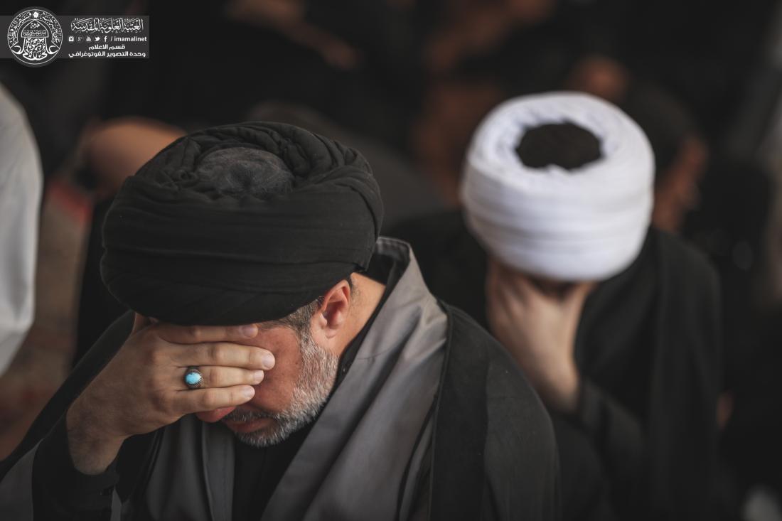 قراءة مقتل سيد الشهداء الامام الحسين (عليه السلام) في الصحن العلوي الشريف . | 
