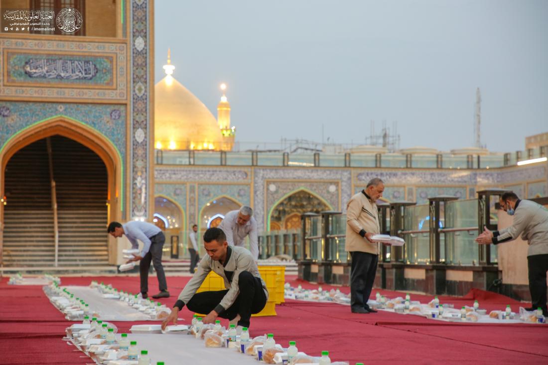 قسم مضيف الزائرين يستضيف زائري المولى أمير المؤمنين (عليه السلام) في سفرة رمضانية ثانية وسط أرجائه المباركة في صحن السيدة فاطمة الزهراء (عليها السلام) | 
