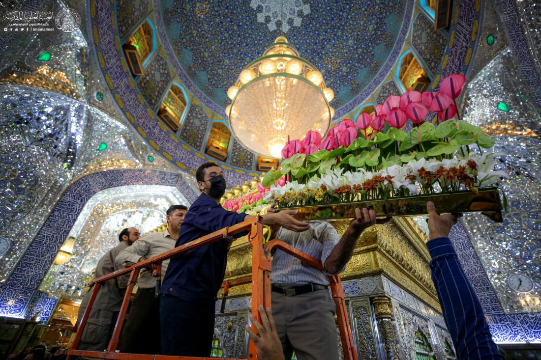 تتزيّن آلاف الورود بوضعها على ضريح أمير المؤمنين (ع) بمناسبة عيد الغدير الأغر | 