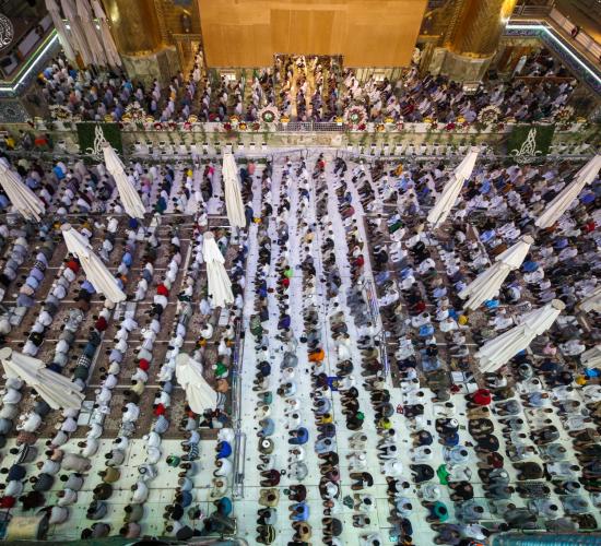 صلاة الجماعة ليلة عيد الغدير الأغر في الصحن العلوي المطهر