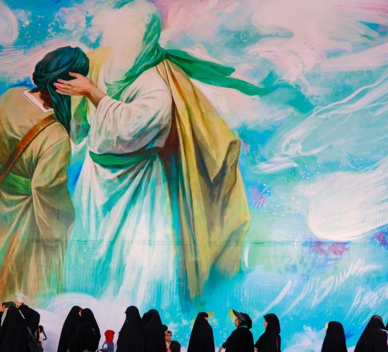 رفع لوحات فنية تعبِّر عن يوم بيعة الغدير وولاية الإمام أمير المؤمنين (عليه السلام)  ابتهاجًا بعيد الغدير الأغر