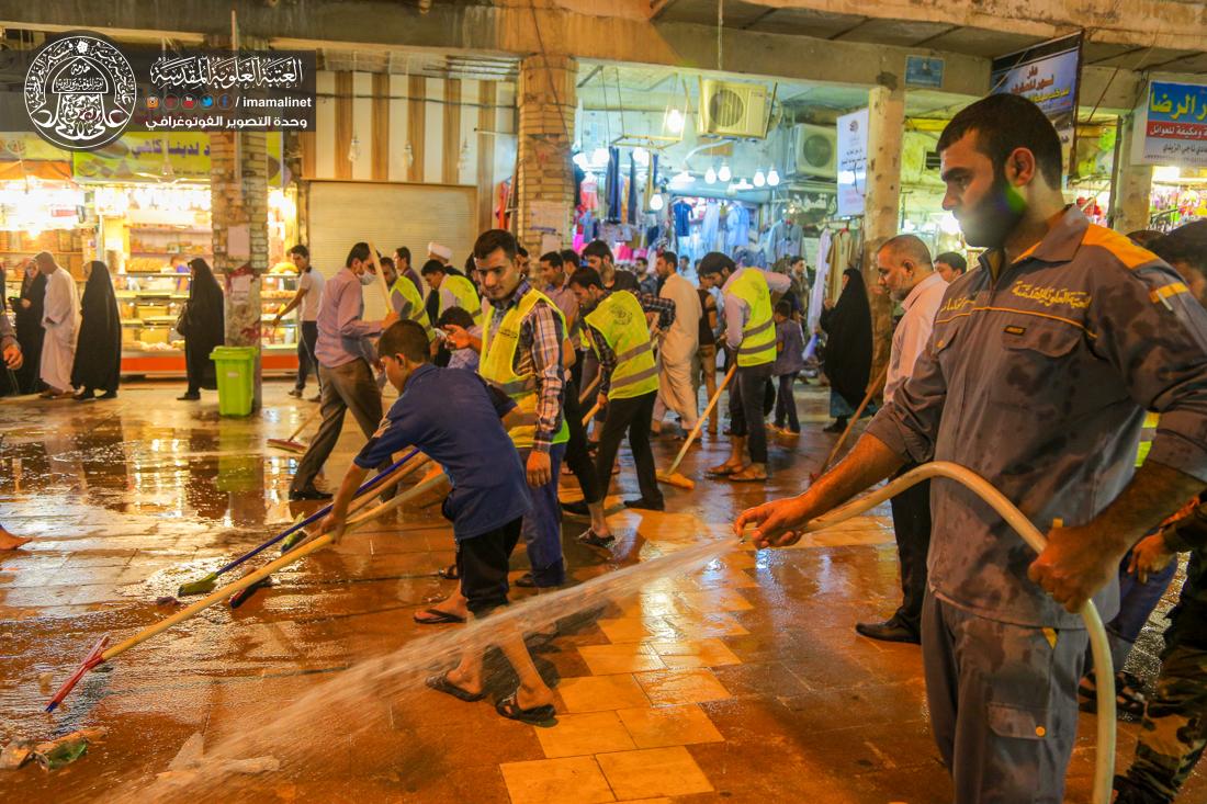 تقرير مصور : الامانة العامة للعتبة العلوية المقدسة تقوم بحملة تنظيف في شوارع المدينة القديمة بقرب الحرم الطاهر  | 