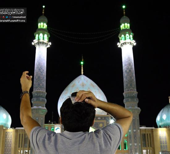 تقرير مصور : رفع المصاحف اول ليلة من ليالي القدر المباركه في قم المقدسة مسجد جمكران في ايران