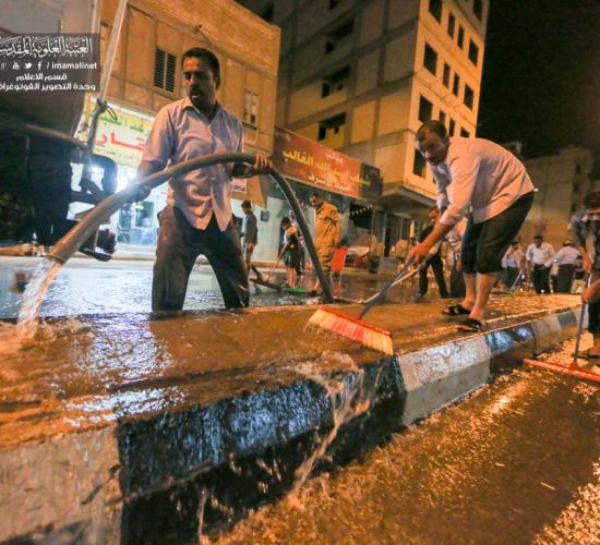 تقرير مصور : الامانة العامة للعتبة العلوية المقدسة تقوم بحملة تنظيف شارع السور في المدينة القديمة 