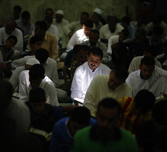 تقرير مصور .. الجلسة القرانية في اليوم الاول من شهر رمضان المبارك